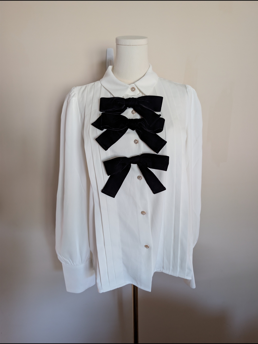 ​NWT Prosperina Gold Label White Bow Pleated Pearl Button Blouse S